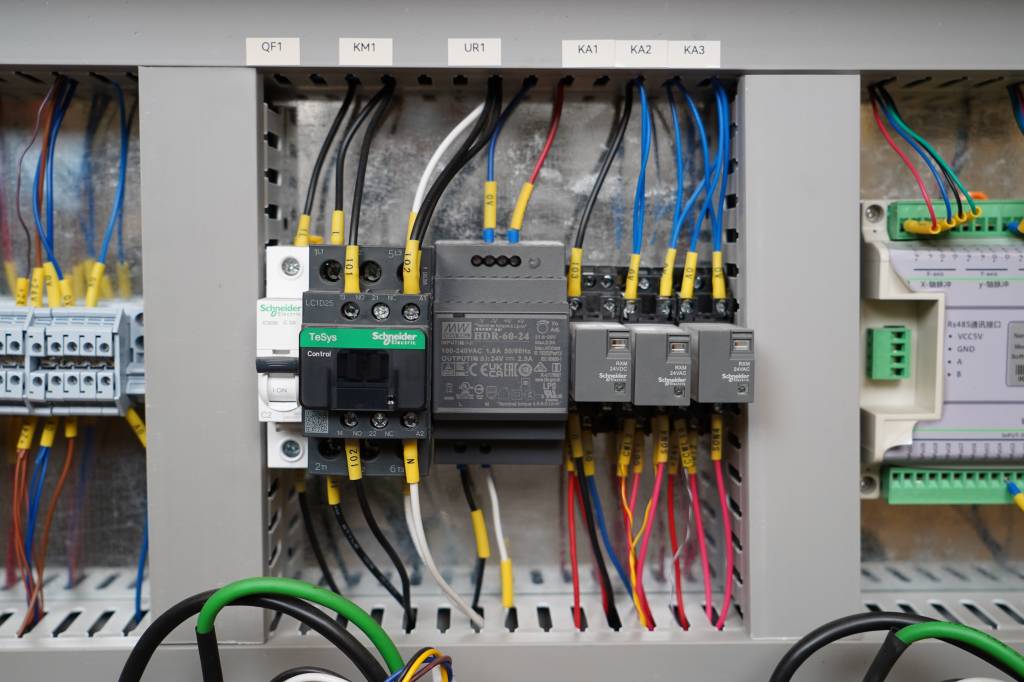 Настольный токарный станок с ЧПУ Metal Master TurnMaster 1830 ML1