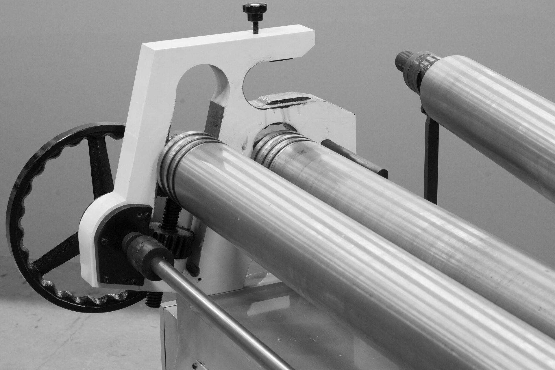 Электромеханический вальцовочный станок Stalex ESR-1300х4.5