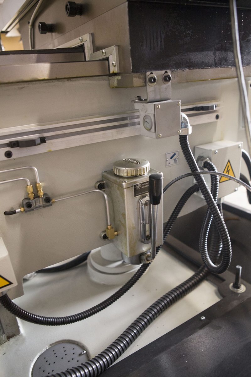 Широкоуниверсальный фрезерный станок Stalex MUF150 Servo