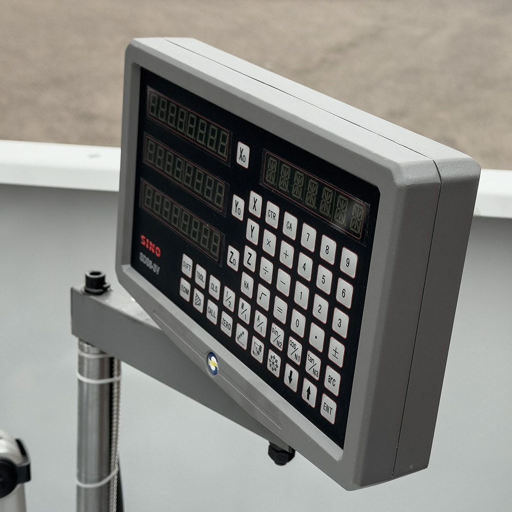 Универсальный токарный станок Proma SPV-1500/660 с УЦИ Универсальный токарный станок Proma SPV-1500/660 с УЦИ