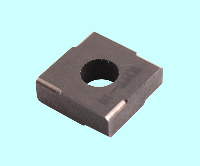 Пластина Квадратная 15 х 15 КНТ-16 (ЛЦК20) со скосом dвн=6мм Пластина Квадратная 15 х 15 КНТ-16 (ЛЦК20) со скосом dвн=6мм