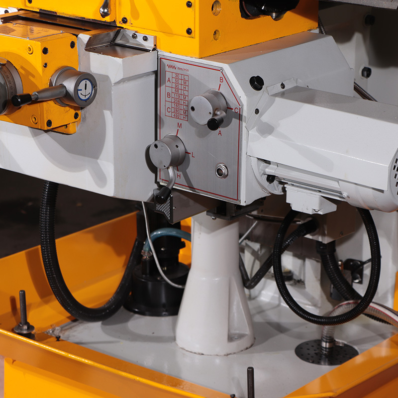 Универсальный фрезерный станок с УЦИ Proma FVX-125W Универсальный фрезерный станок с УЦИ Proma FVX-125W