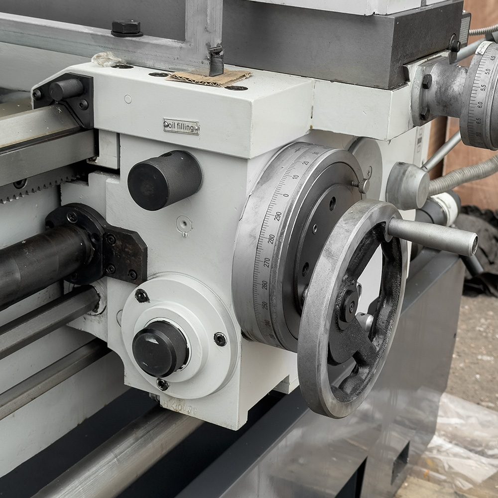 Универсальный токарный станок Proma SPV-1500/660 с УЦИ Универсальный токарный станок Proma SPV-1500/660 с УЦИ