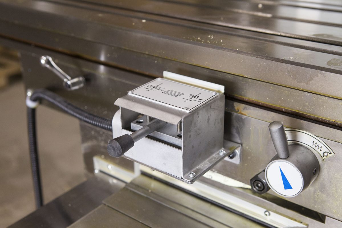 Широкоуниверсальный фрезерный станок Stalex MUF150 Servo