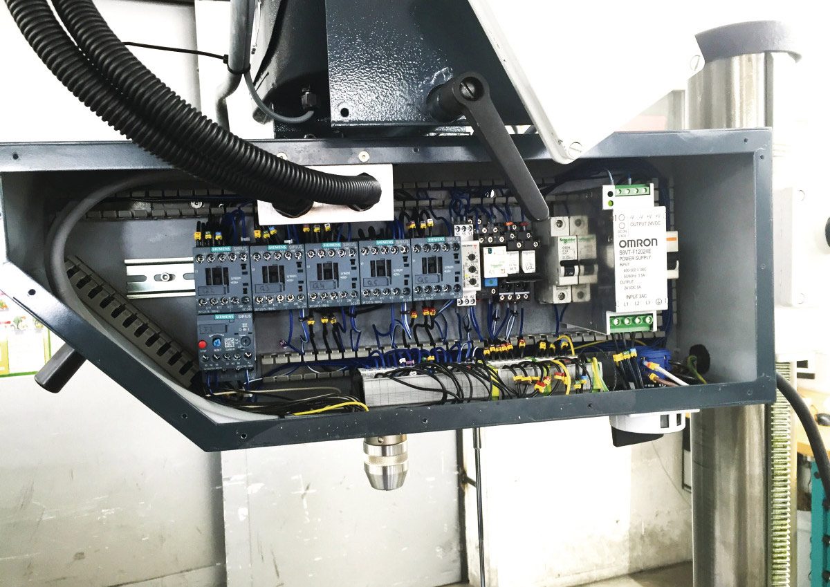 Радиально -cверлильный станок Optimum 3049030 OPTIdrill RD3 (380 В) с основанием и коробчатым столом Радиально -cверлильный станок Optimum 3049030 OPTIdrill RD3 (380 В) с основанием и коробчатым столом