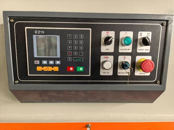 Гидравлическая гильотина Metal Master HCJ 3260 SE