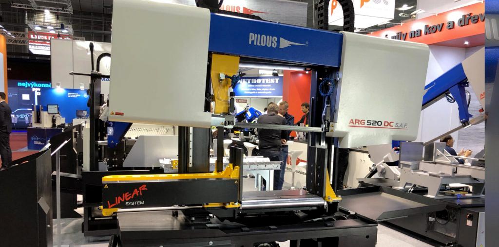 Модельные ряды Bomar и Pilous