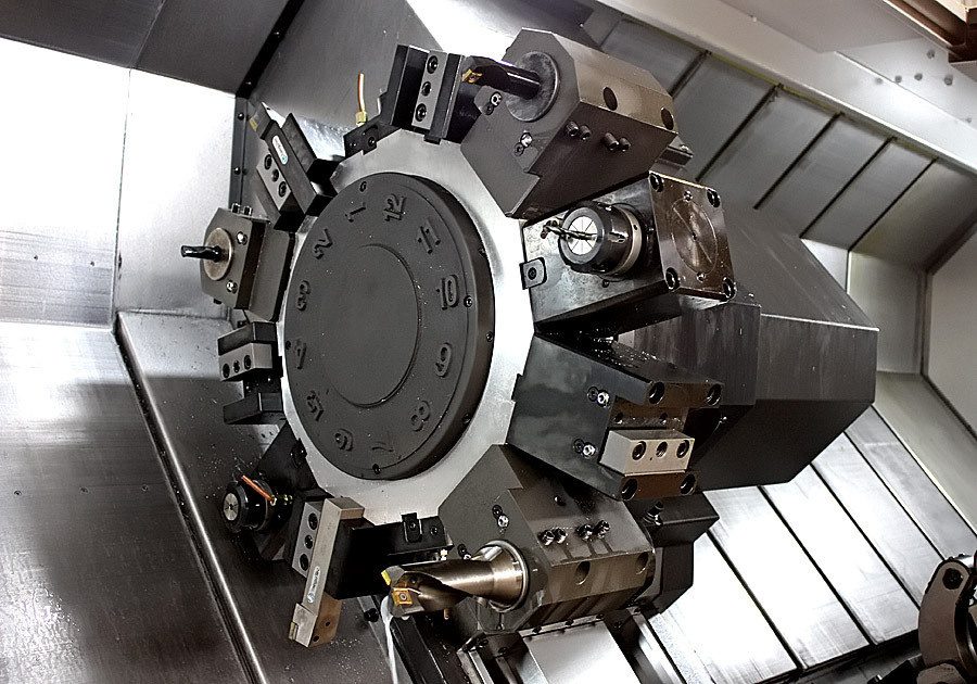 Токарный центр с приводным инструментом Токарный центр с приводным инструментом