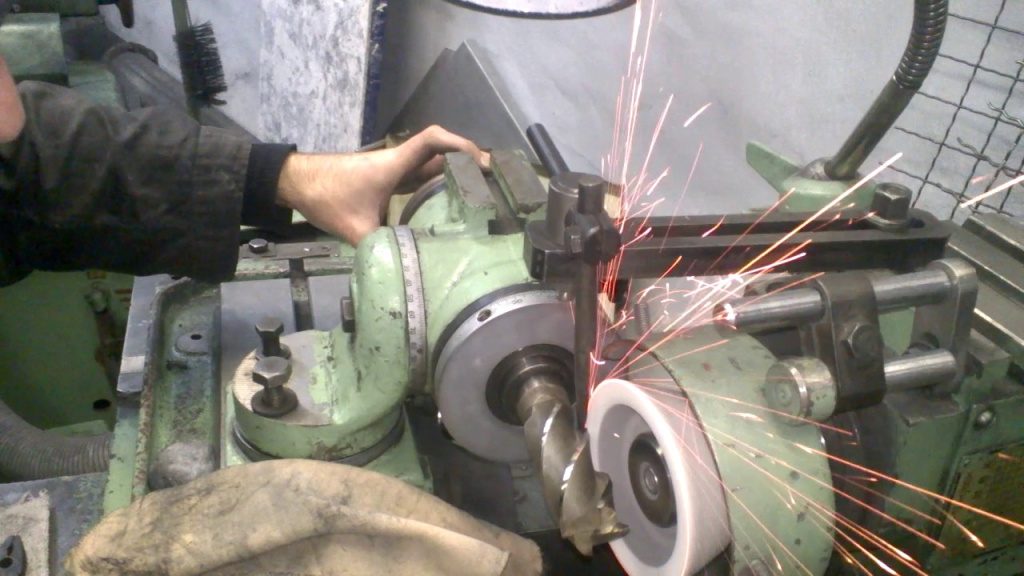 универсально заточной станок.jpg