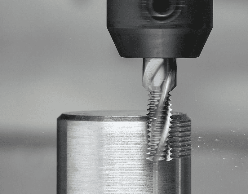 Нарезание резьбы на сверлильном станке