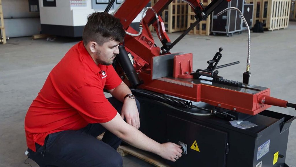 Работа на ручном станке Работа на ручном станке